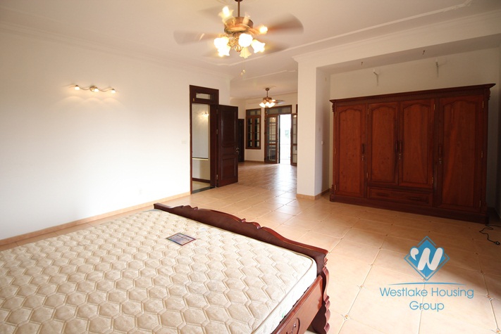 A nice house for rent with lake view in Tay Ho